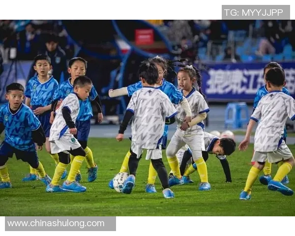青少年足球明星联赛激发年轻球员潜力助力未来足球发展新篇章